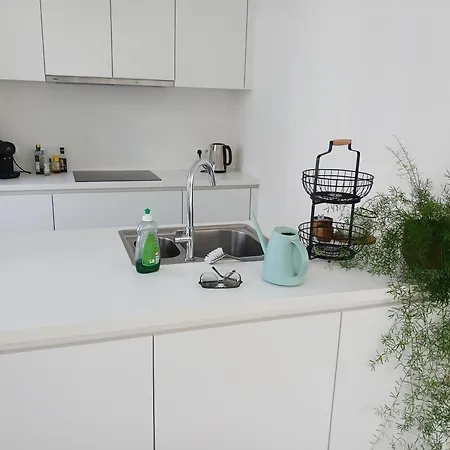 Betsy Met Direct Zeezicht * オステンド
