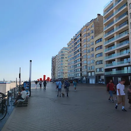 Betsy Met Direct Zeezicht Apartamento