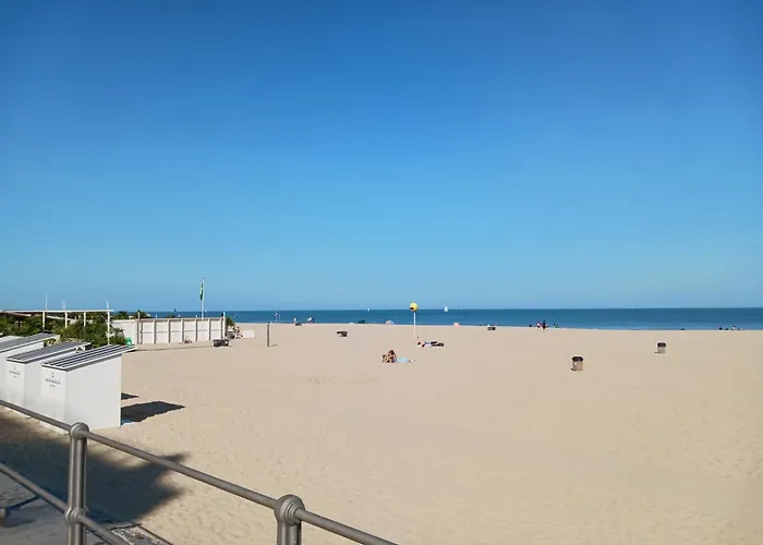 Betsy Met Direct Zeezicht * 奥斯滕德